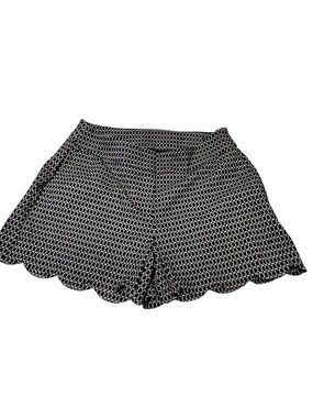 Scalloped Hem Geometric Patterned Shorts Attire New York Black White Size 4